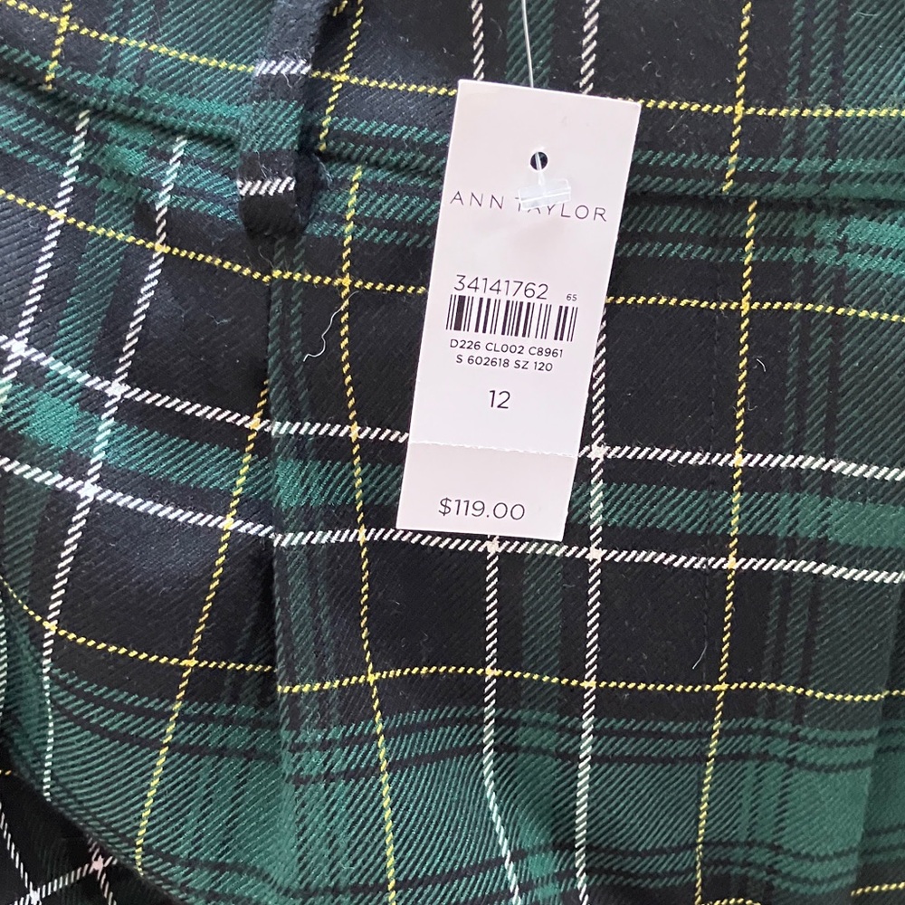 Ann Taylor has tags MSRP $119 Green plaid size 12 ( missing belt) St Paddy’s Day
